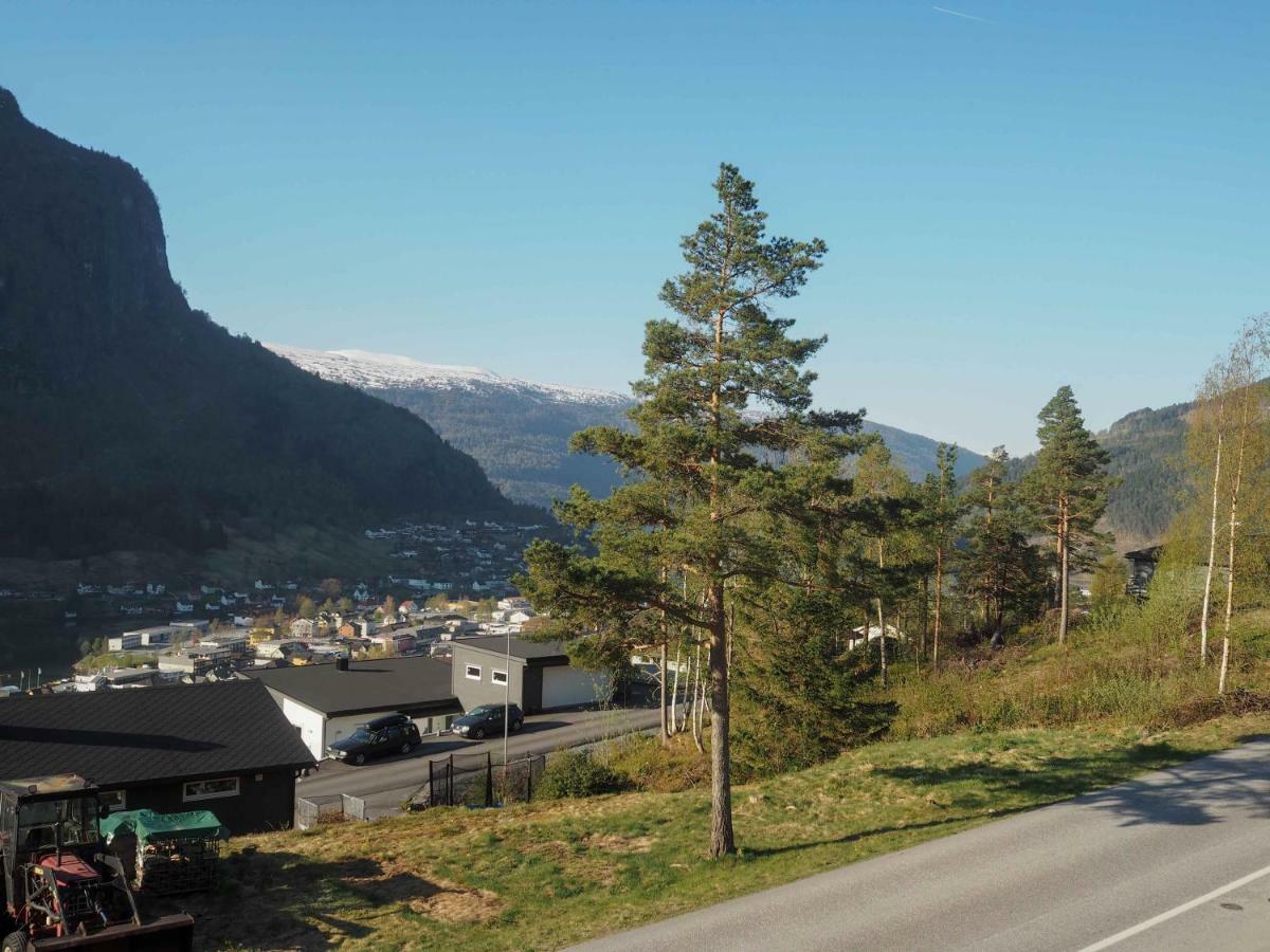 Stryn Stor Og Moderne Leilighet エクステリア 写真